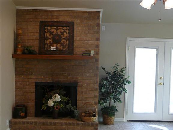 4th image of 926 Kiowa Dr W