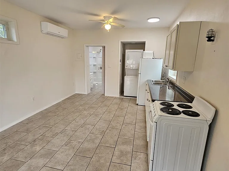 9775 N Loop Rd #1 — Photo 7