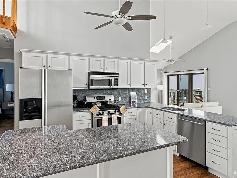 717 Dune Rd — Photo 6