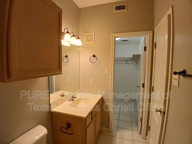 14006 Fortuna Bay Dr #A — Photo 20