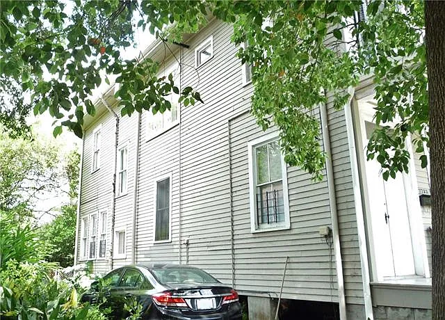 7733 Hampson St — Photo 4