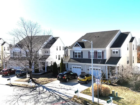 32 Meadow Cir, Mays Landing, NJ 08330