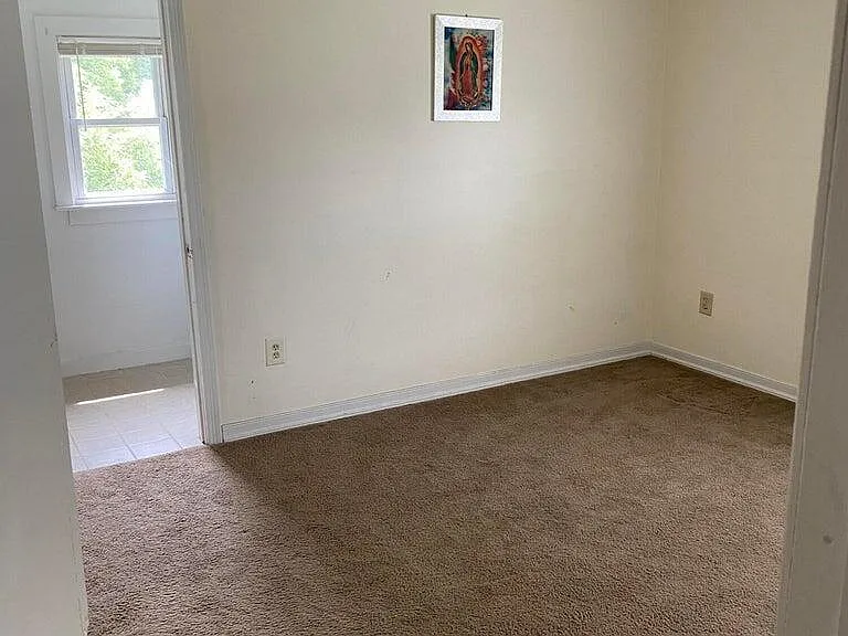 2430 Amelia Ave — Photo 9
