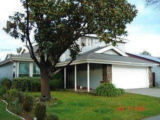 Sideview of the house 
