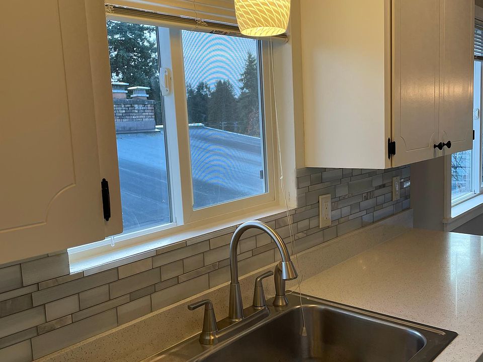2nd image of 15420 9th Ave SW #1