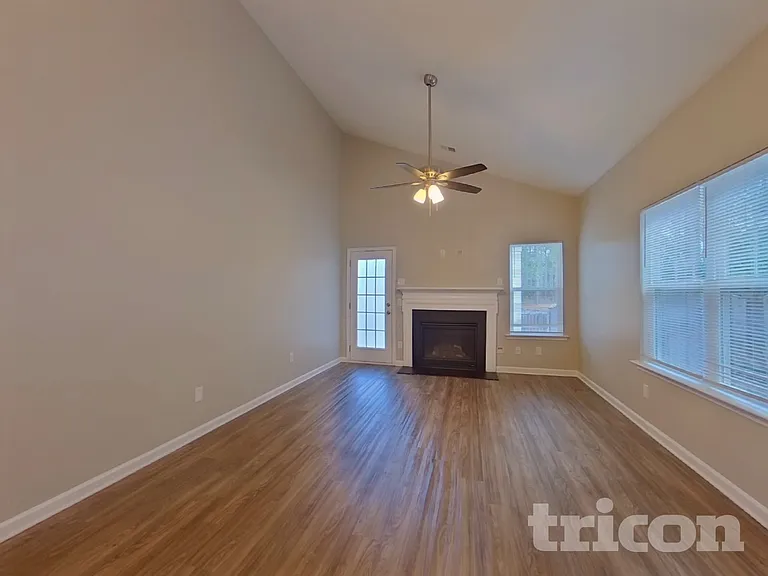 133 Brewers Oak Ln — Photo 2