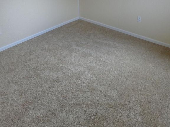 4th image of 4990 Chipman Dr