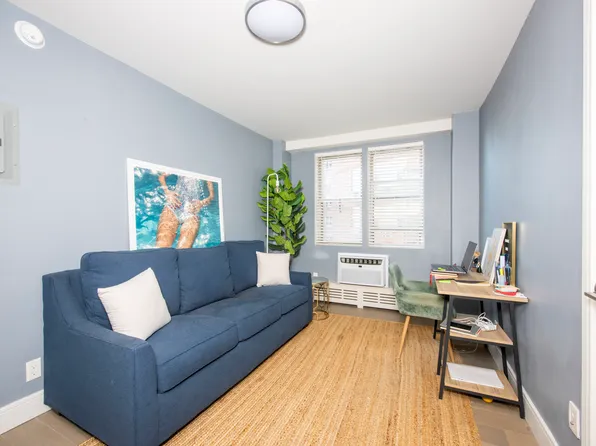 5800 Arlington Avenue image 8 of 16