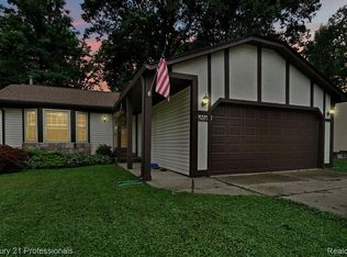 48518 Wheatfield St, Chesterfield, MI 48051