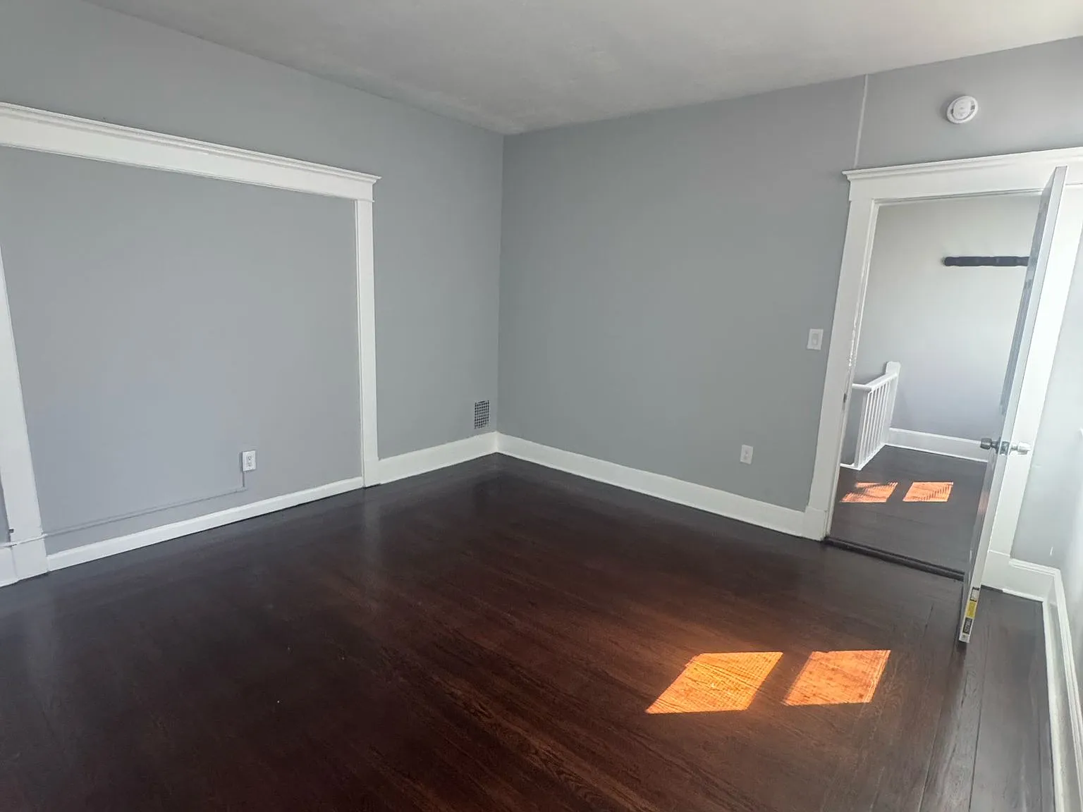 4 bed, 1150 sqft, $2,000 — Photo 2