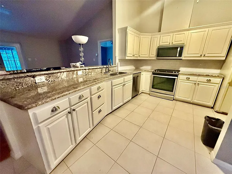 2161 SW 41st Ln — Photo 2
