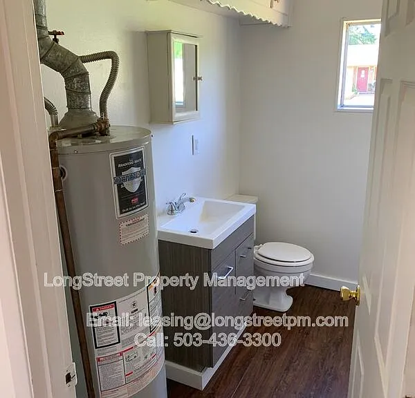 2425 SW Pickford St — Photo 14