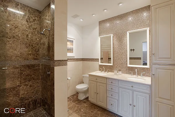 Rented by CORE | media 6