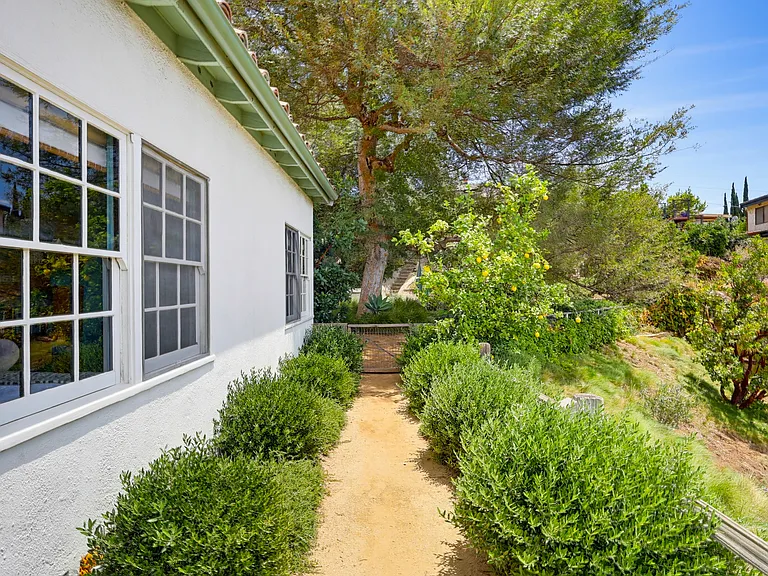 Candace Pl — Photo 48