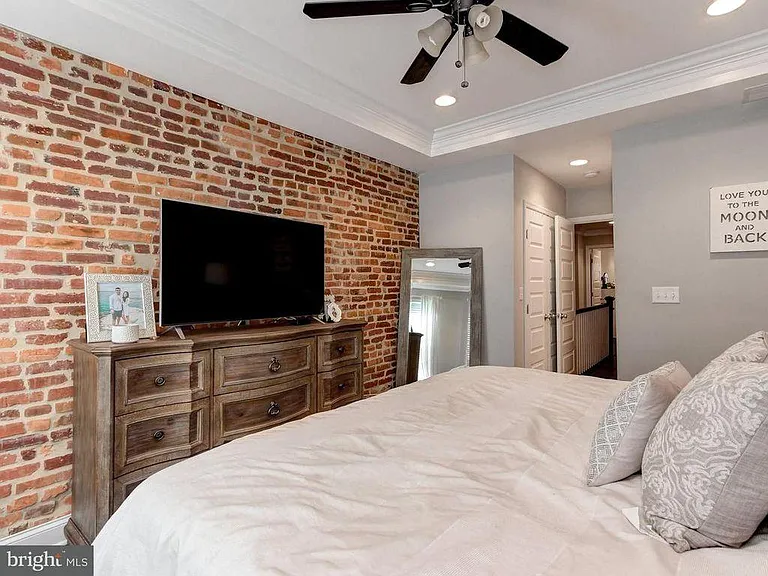 314 S Bouldin St — Photo 11