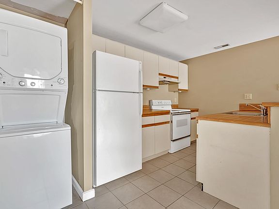 5th image of 11 Malibu Way #11