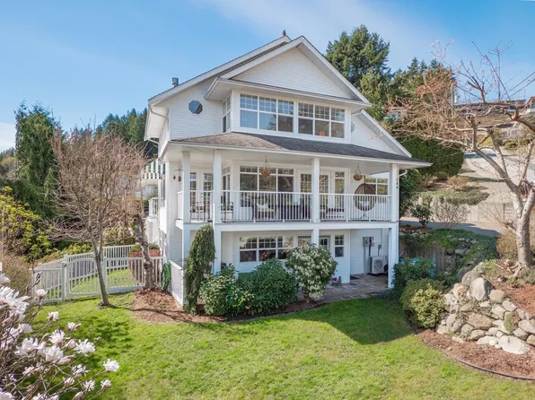 749 Winn Rd, Gibsons, BC V0N 1V0