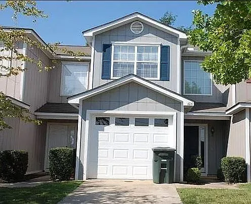 104 Commons Dr — Photo 1