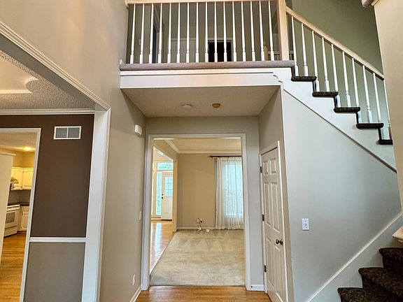 4th image of 10412 W 131st St