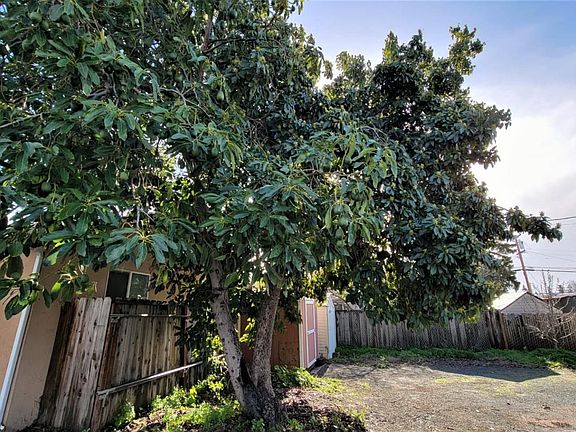 4th image of 22697 Sonoma St
