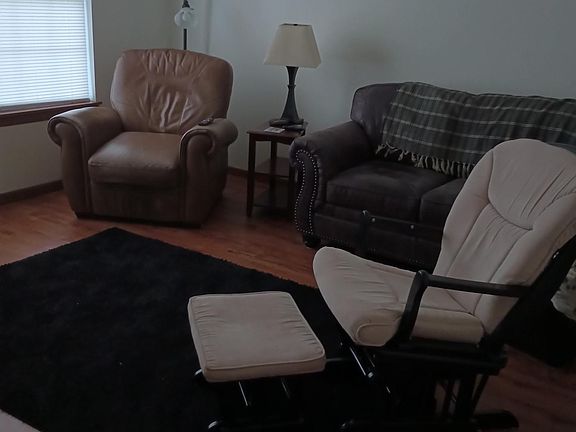 4th image of 211 Aaron Ln