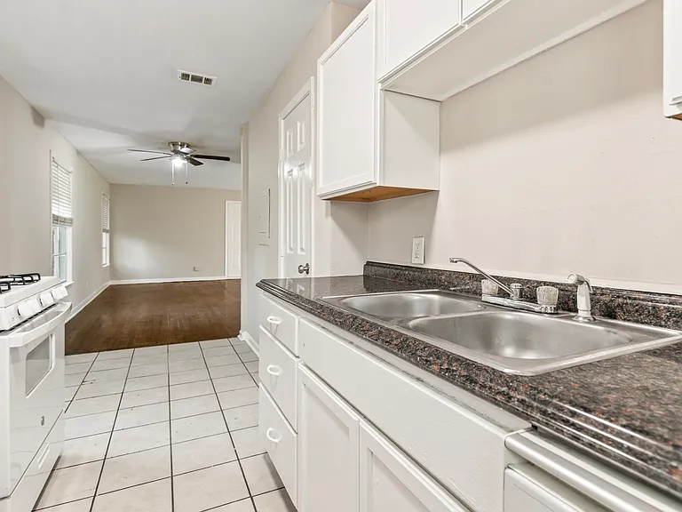 10523 Wood Dale Dr — Photo 16