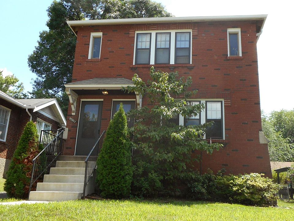 First floor apartment of 2-unit building
