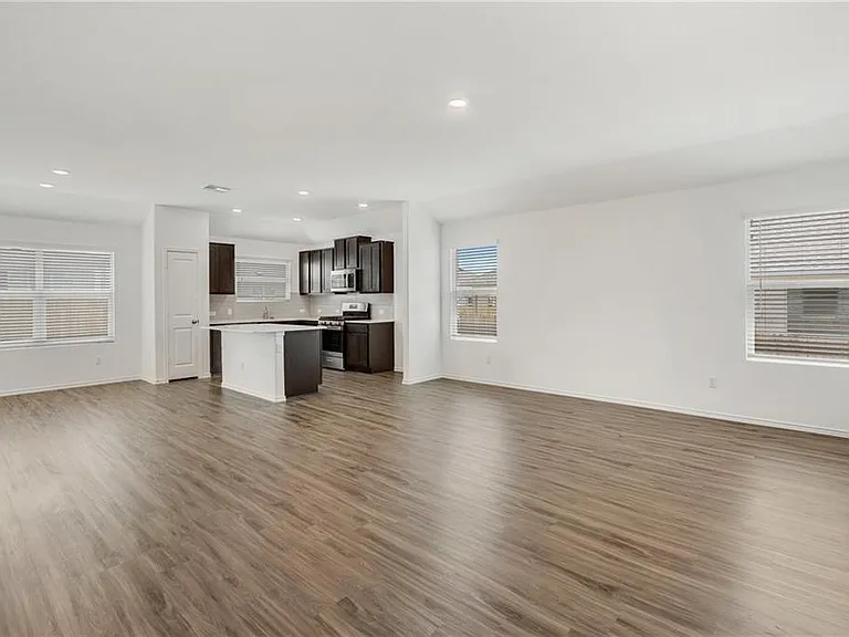 3204 Kenner Dr — Photo 4