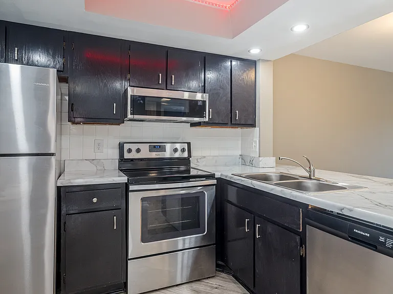 1208 Windsong Cir — Photo 4