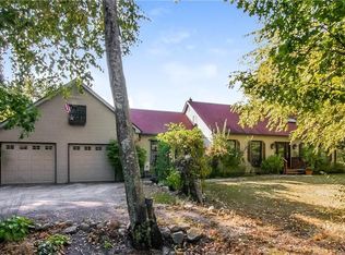 113 Kuehn Rd, Ashaway, RI 02804