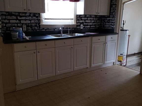 2nd image of 4948 Ziegler St