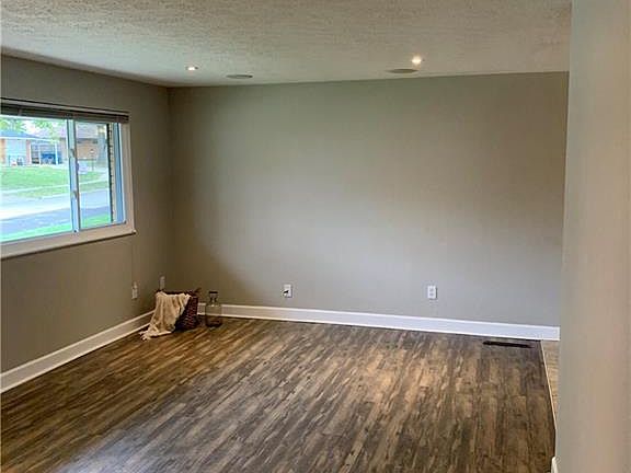 3rd image of 5050 Nielson Ct