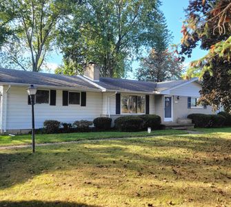 2479 N Long Lake Rd, Fenton, MI, 48430