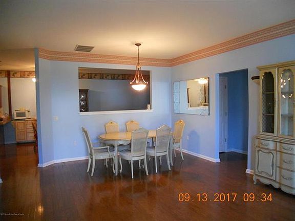 5th image of 40 Deerchase Ln #100D