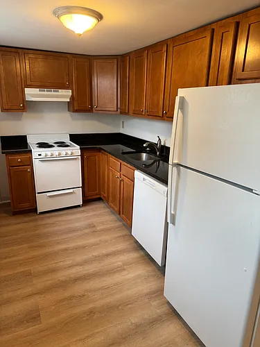 61 Selkirk Rd #1 Photo 1