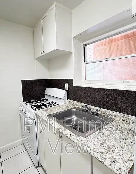 1245 W 24th St #208 — Photo 11