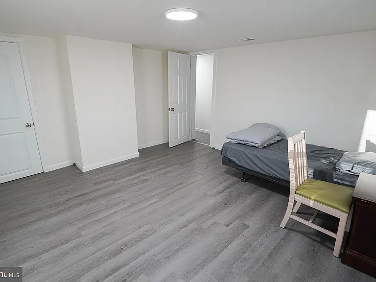 231 Newton St #B — Photo 16