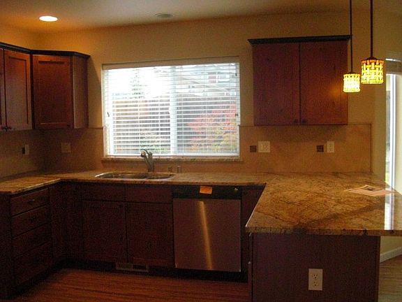 5th image of 1731 Callen Ct NE