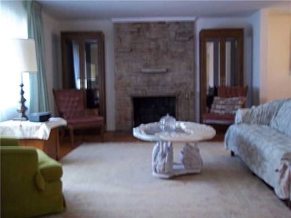 2nd image of 1700 Forestview Dr