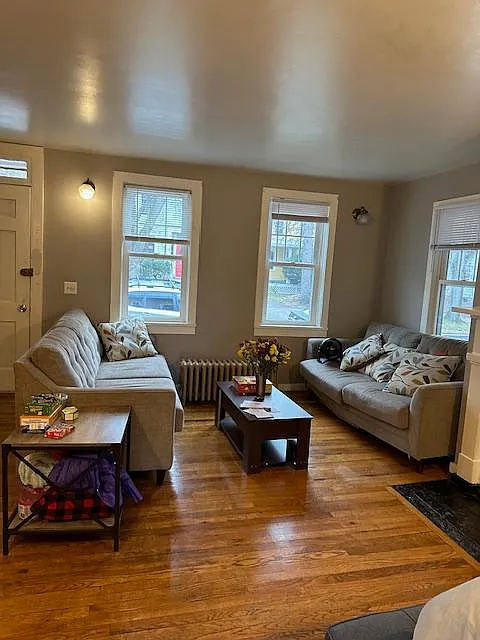 320 Pleasant St — Photo 3