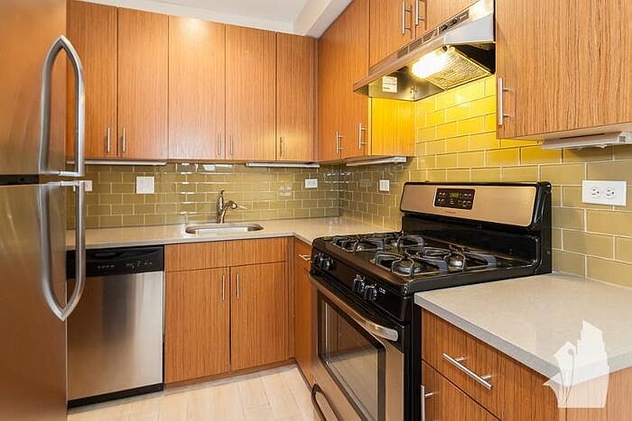 1st image of 3709 N Wilton Ave #1