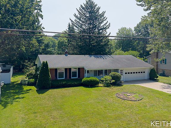 5th image of 7296 Sunset Ave