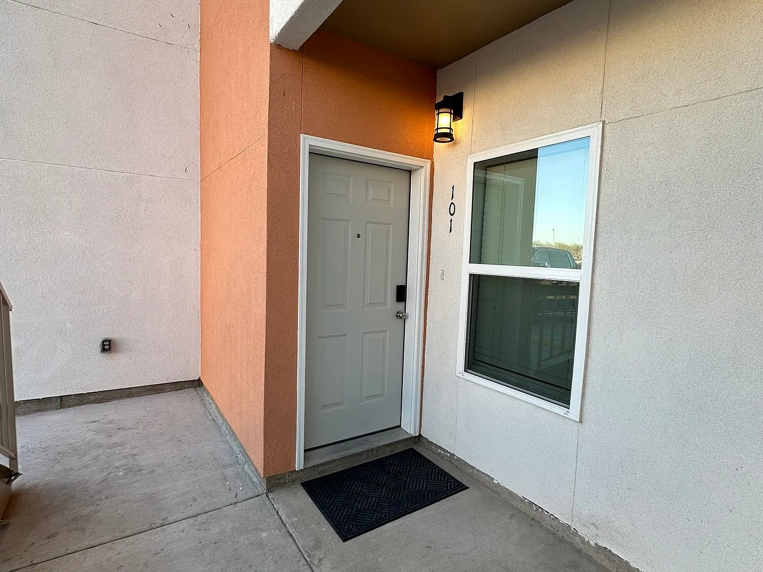 2 bed, 850 sqft, $3,150 — Photo 2