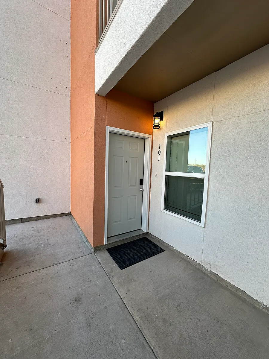Building Photo - 118 Grass Valley Rd #101