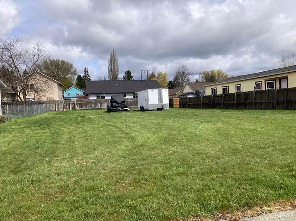 2088 Lexington Ave, Moscow, ID 83843