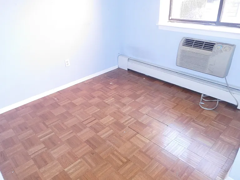 13702 Northern Blvd #5B — Photo 4