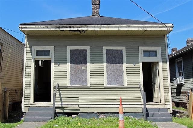 1st image of 2105 Willow St