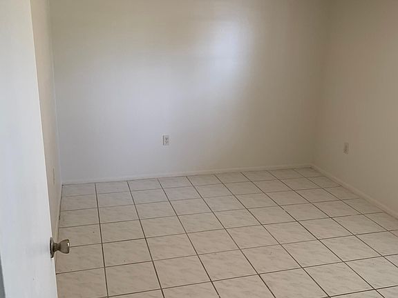 5th image of 7045 Glenhaven Ave