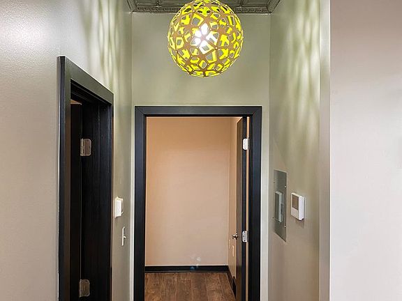 Tin Top 1A - Hallway