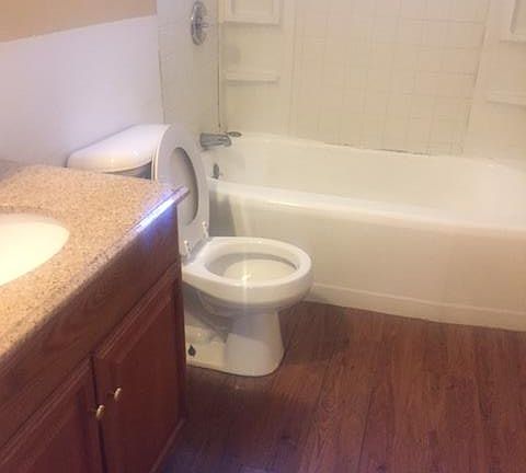 4th image of 26413 Lehigh St